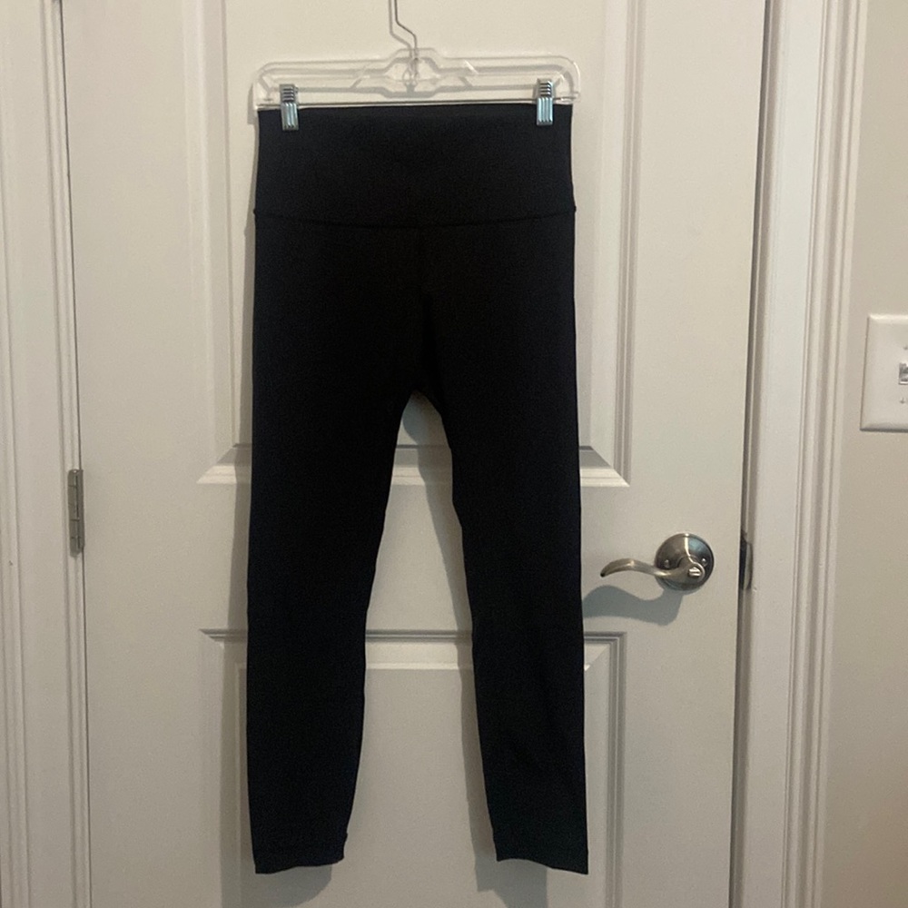 Black Lululemon leggings •••